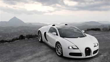 Bugatti представил на автосалоне три эксклюзивных автомобиля Veyron Grand Sport